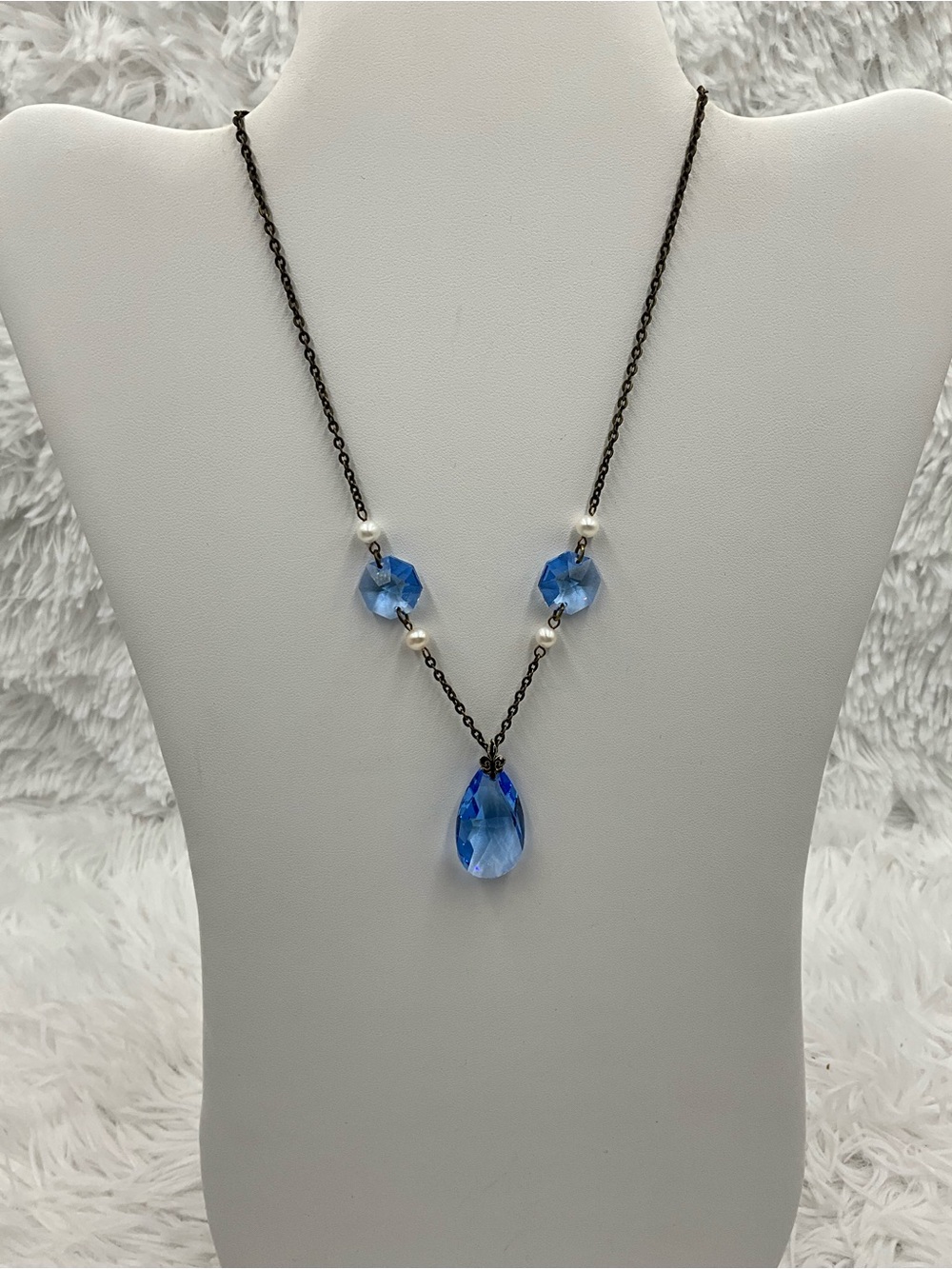 Sweet Romance USA Blue Teardrop & Faceted Crystal Necklace with Faux Pearls
